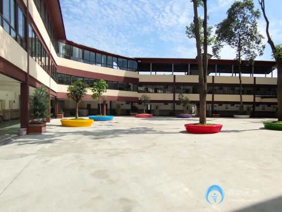 成都成東老玩童療養(yǎng)院 成都成東老玩童療養(yǎng)院