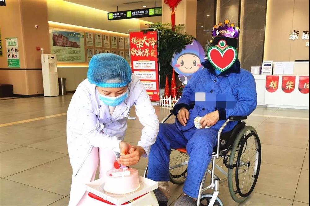 1584002320132092865.jpg 1584002320132092865.jpg